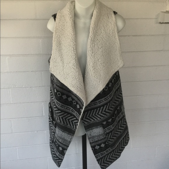 Me Jane Jackets & Blazers - Me Jane Aztec Southwest Long Vest Jacket M